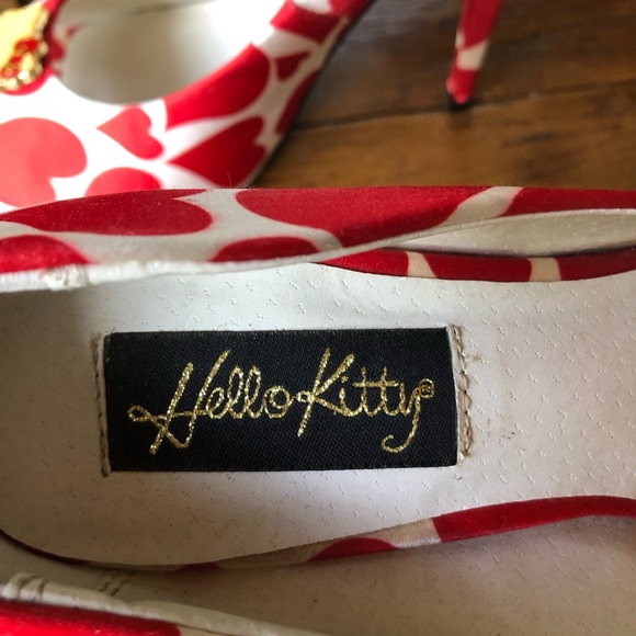 Hello Kitty Heels - Picture 7 of 12